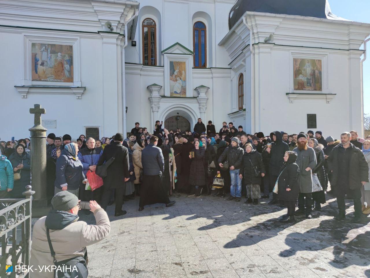 УПЦ МП досі в Лаврі та блокує роботу комісії: що відомо на цю мить